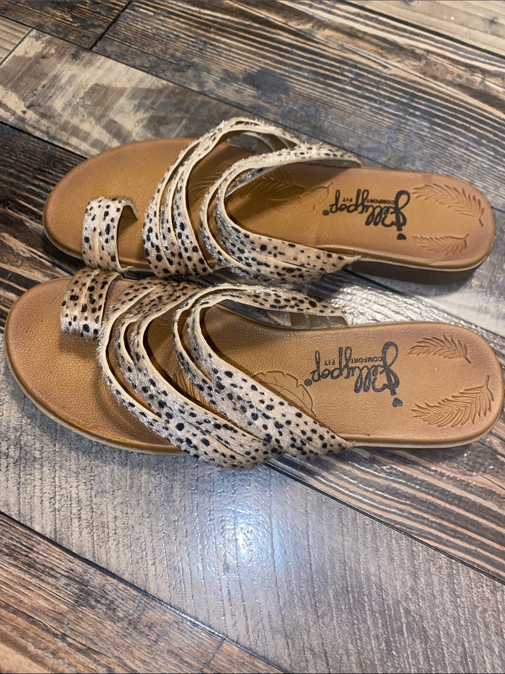 NWOT Jellypop Tan Cheetah Print Slide Sandals